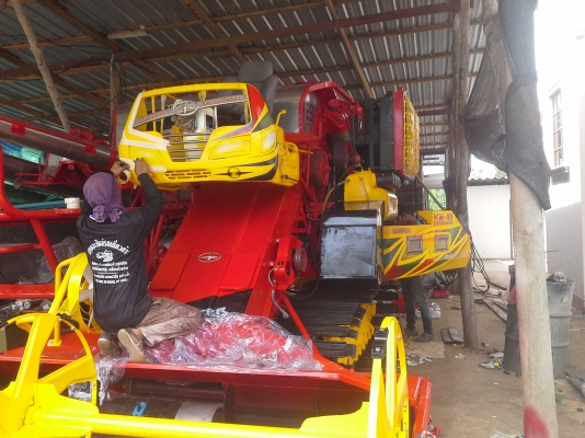 ขายพร้อมนำส่งแล้วครับ ไปบุรีรัมย์ หลังจากจองตั้งแต่รถเข้าอู่ใหม่ ๆ กลัวไม่ทัน ถ้าไม่จองก่อนก็ไม่ทันจริง ๆ นั่นแหละ ถ้าสนใจยังมีอีกคันครับ รีบจองก่อนพลาด กำลังบิ้ว สินเดือนก็คงเสร็จ