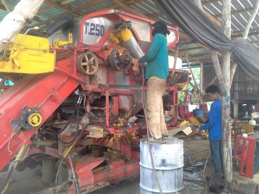 ขายพร้อมนำส่งแล้วครับ ไปบุรีรัมย์ หลังจากจองตั้งแต่รถเข้าอู่ใหม่ ๆ กลัวไม่ทัน ถ้าไม่จองก่อนก็ไม่ทันจริง ๆ นั่นแหละ ถ้าสนใจยังมีอีกคันครับ รีบจองก่อนพลาด กำลังบิ้ว สินเดือนก็คงเสร็จ