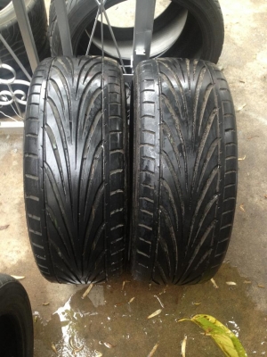 ขายยางTOYO T1R  215-40-18 มี1คู่ ดอก95\% ถูกๆ