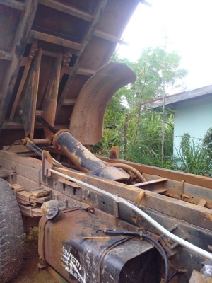 Toyota หกล้อดั้ม