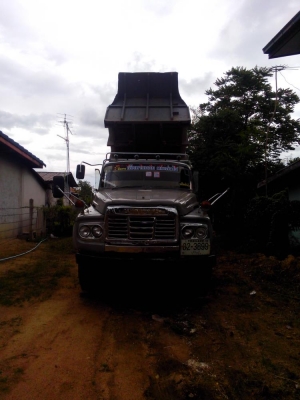 Toyota หกล้อดั้ม