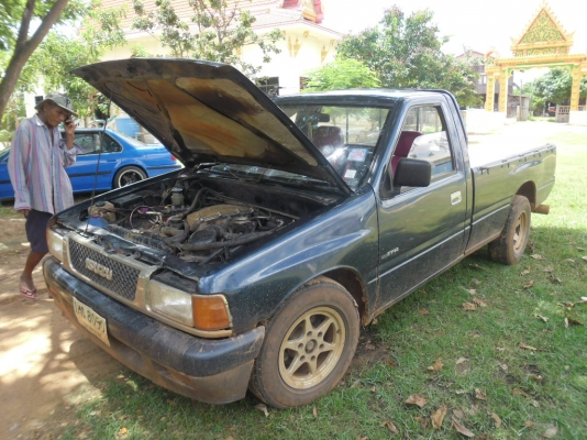 รถISUZu87 เครือง2500  รถต้องเก็บสี