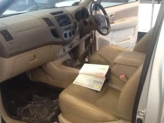 2006 TOYOTA, HILUX VIGO 3.0 G X-TRA CAB โฉม X-TRA CAB สีบรอนซ์เงิน  เกียร์ธรรมดา