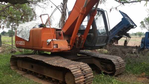 ขายด่วนHITASHI EX200 รุ่น2 เอกสารไม่มีราคาย่อมเยาว์รีบจอง 0811838154 0843923995