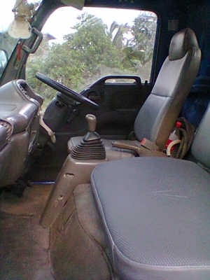 ISUZU135ปี2544ยกหัวได้ เครื่องดีมาก เกียร์สั้นคัตซีสวย ยางดีภายในสวยมาก ISUZU135ปี2544ยกหัวได้ เครื่องดีมาก เกียร์สั้นคัตซีสวย ยางดีภายในสวยมาก