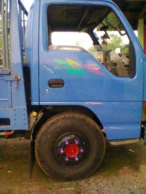 ISUZU135ปี2544ยกหัวได้ เครื่องดีมาก เกียร์สั้นคัตซีสวย ยางดีภายในสวยมาก ISUZU135ปี2544ยกหัวได้ เครื่องดีมาก เกียร์สั้นคัตซีสวย ยางดีภายในสวยมาก