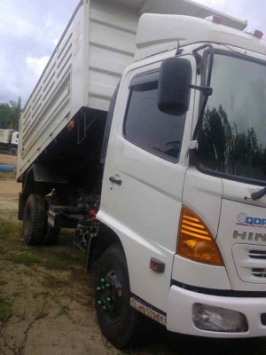 รถฮีโน่ 6 ล้อดั้ม 175 แรงม้า ปี 55  ( รถวิ่ง 4x,xxx )  สนใจติดต่อ 081 - 6079515