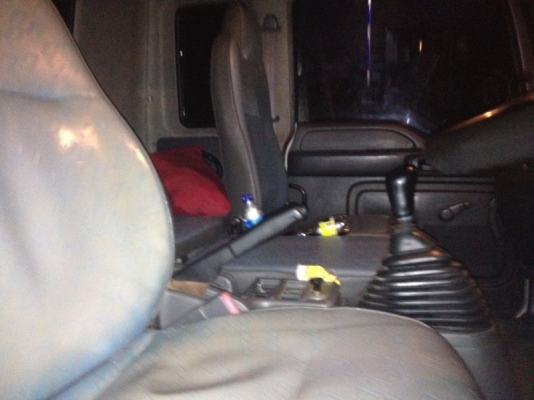 รถอีซูซุ  10  ล้อดั้ม 270 แรงม้า ปี 49  สนใจติดต่อ 081 - 6079515