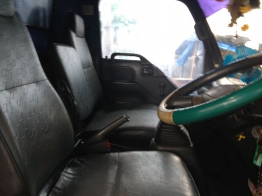 รถอีซูซุ  10  ล้อดั้ม 270 แรงม้า ปี 49  สนใจติดต่อ 081 - 6079515