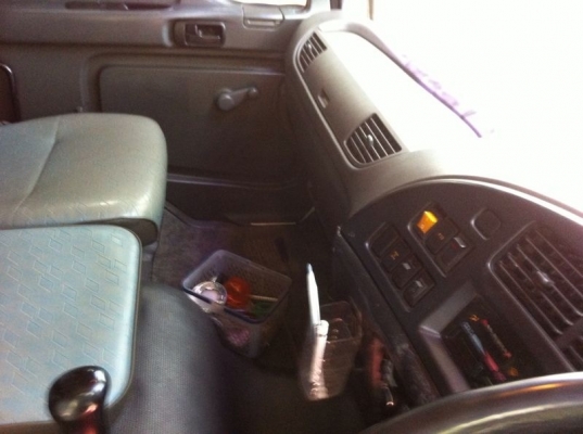 รถอีซูซุ  10  ล้อดั้ม 270 แรงม้า ปี 49  สนใจติดต่อ 081 - 6079515