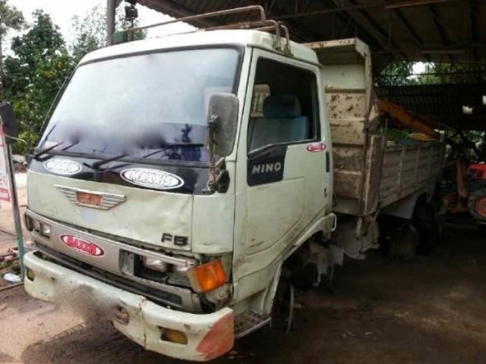 รถอีซูซุ 10 ล้อ ท้ายลาด 210 แรงม้า  สนใจติ ดต่อ 081 - 6079515