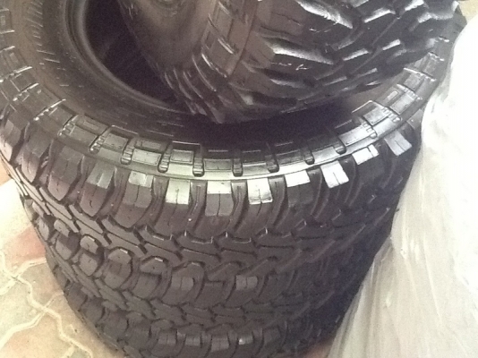 ขายยาง  MUD  245 x 75 x 16.......สวยๆ เชิญครับ