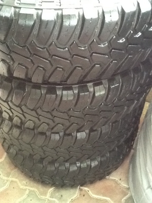 ขายยาง  MUD  245 x 75 x 16.......สวยๆ เชิญครับ