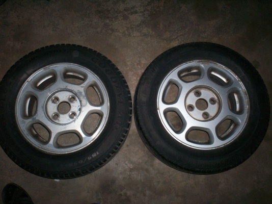 ล้อแม็กโตโยต้าไฮทอค หรือAE111เดิม ขอบ14พร้อมยาง มี2วง วงละ1000บาท