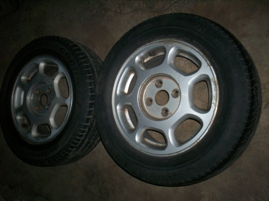 ล้อแม็กโตโยต้าไฮทอค หรือAE111เดิม ขอบ14พร้อมยาง มี2วง วงละ1000บาท