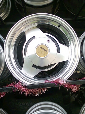 ขายล้อนอกครับ6รูขอบ15ล้อใหม่ครับชุดละ9800