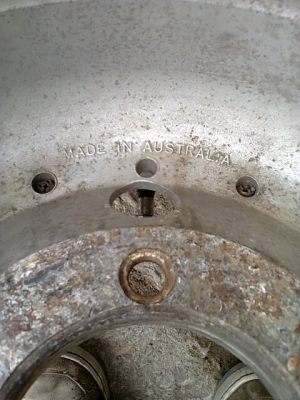 ขายล้อหยดน้ำกว้าง10นิ้ว1คู่ MADE IN AUSTRALIA 7800 0806260417 เล็กครับ ขายล้อหยดน้ำกว้าง10นิ้ว1คู่ MADE IN AUSTRALIA 7800 0806260417 เล็กครับ