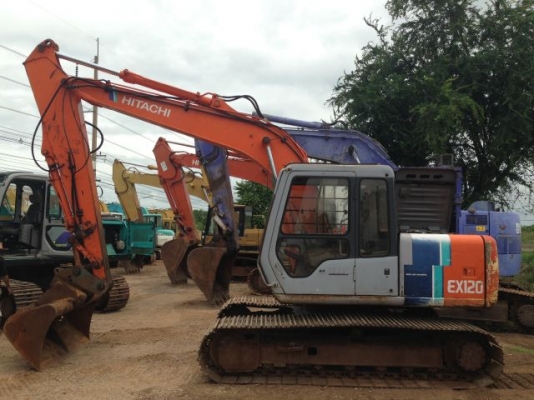 ขายรถแบคโฮ HITACHI EX120-2 ระบบไฟฟ้าเต็ม ใบกว้าง 80 ซม มีVDO รถนอกนำเข้าสภาพสวย  ติดต่อ 081-2990958