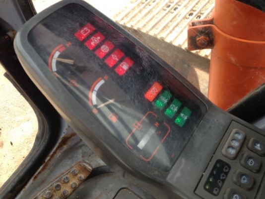 ขายรถแบคโฮ HITACHI EX120-2 ระบบไฟฟ้าเต็ม ใบกว้าง 80 ซม มีVDO รถนอกนำเข้าสภาพสวย  ติดต่อ 081-2990958