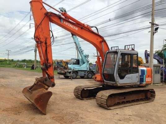 ขายรถแบคโฮ HITACHI EX120-2 ระบบไฟฟ้าเต็ม ใบกว้าง 80 ซม มีVDO รถนอกนำเข้าสภาพสวย  ติดต่อ 081-2990958