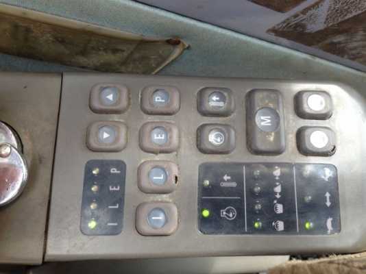 ขายรถแบคโฮ HITACHI EX120-2 ระบบไฟฟ้าเต็ม ใบกว้าง 80 ซม มีVDO รถนอกนำเข้าสภาพสวย  ติดต่อ 081-2990958