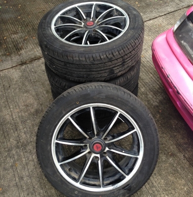 ขายแม็ก LENSOขอบ15สี่รูร้อย สภาพใหม่มากๆ