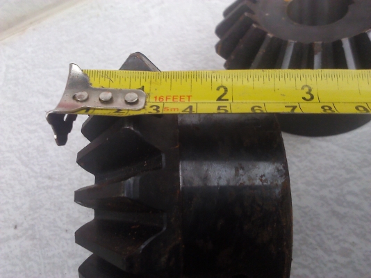 เฟื่องดอกจอก (BEVEL GEARS) ของใหม่ยังไม่ได้ใช้ขนาด 5 นิ้ว รูใน 38 มม.(มี10 ตัว)