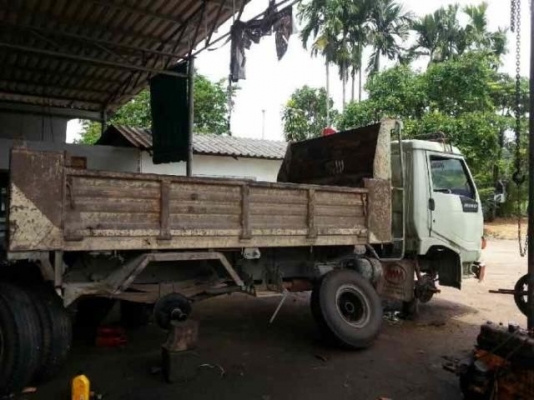 รถอีซูซุ 6 ล้อดั้ม FB 120 แรงม้า  สนใจติดต่อ 081 - 6079515