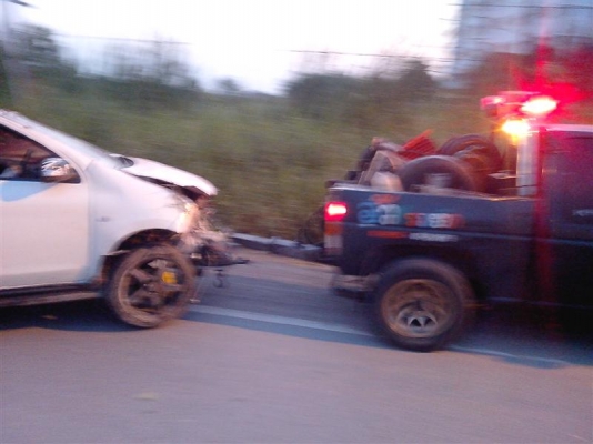 aอ้วนรถยกอยู่บางนาตราดบริการ24ชมดึงรถตกข้างทางคูน้ำ รถยก รถลาก รถสไลท์เราช่วยท่านได้a