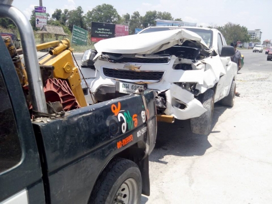 aอ้วนรถยกอยู่บางนาตราดบริการ24ชมดึงรถตกข้างทางคูน้ำ รถยก รถลาก รถสไลท์เราช่วยท่านได้a