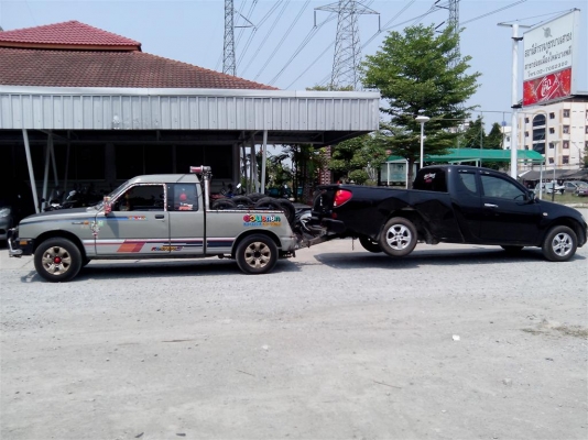 aอ้วนรถยกอยู่บางนาตราดบริการ24ชมดึงรถตกข้างทางคูน้ำ รถยก รถลาก รถสไลท์เราช่วยท่านได้a