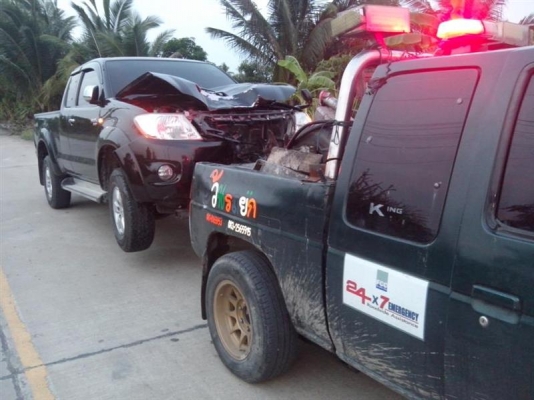 aอ้วนรถยกอยู่บางนาตราดบริการ24ชมดึงรถตกข้างทางคูน้ำ รถยก รถลาก รถสไลท์เราช่วยท่านได้a