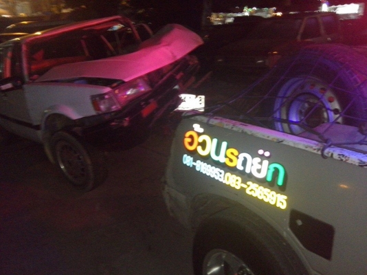 aอ้วนรถยกอยู่บางนาตราดบริการ24ชมดึงรถตกข้างทางคูน้ำ รถยก รถลาก รถสไลท์เราช่วยท่านได้a