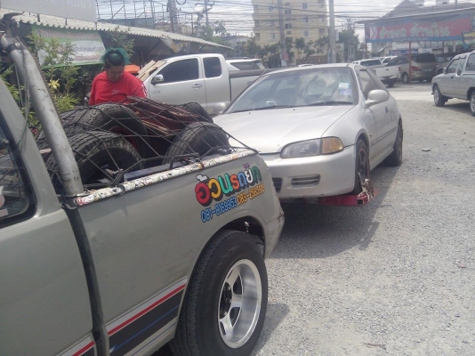 aอ้วนรถยกอยู่บางนาตราดบริการ24ชมดึงรถตกข้างทางคูน้ำ รถยก รถลาก รถสไลท์เราช่วยท่านได้a