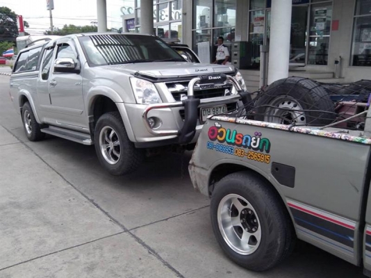 aอ้วนรถยกอยู่บางนาตราดบริการ24ชมดึงรถตกข้างทางคูน้ำ รถยก รถลาก รถสไลท์เราช่วยท่านได้a