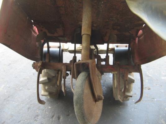 ขาย รถพรวนดิน ยี่ห้อ Honda 5 แรง อุปกรณ์ครบพร้อมใช้งาน นำเข้าญี่ปุ่น ราคา 15,500