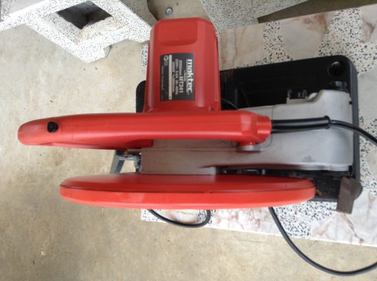 มาอีกแล้ว ต้องการขาย ไฟเบอร์ตัดเหล็ก maktec รุ่น Mt241 แท้100\% สภาพ85\%