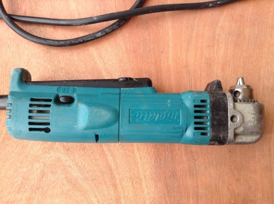 ต้องการขาย สว่านหัวงอมากีต้า รุ่น DA3010 ต้องการขาย สว่านหัวงอมากีต้า รุ่น DA3010