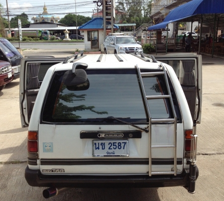 อีซุ Staion wagon เครื่องเดิม2.5 Power 082-381-6797 พร้อมใช้งาน