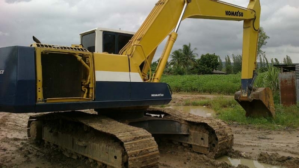 Komatsu PC200-5