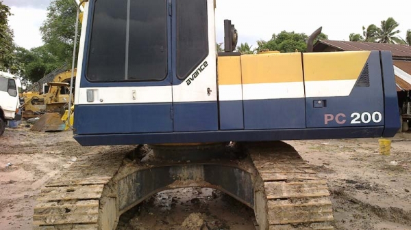 Komatsu PC200-5