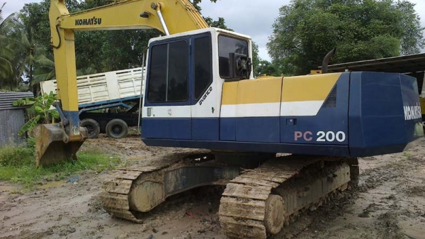 Komatsu PC200-5