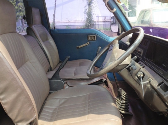 ขายรถตู้ เครื่องดีเซลTD27 พร้อมใช้งาน 082-381-6797 วิ่งทางไกลสบายเลย