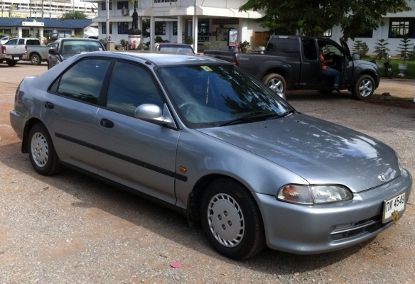 HONDA CIVIC 4Dr EX 1.5 AT ปี 38 รถบ้านสวยจัดทั้งคัน รถข้าราชการใช้งานสภาพเดิมดีมากๆครับ เครื่องแห้งแรงดี ภายในเก๋งสวยหรู CD แอร์เย็น พวงมาลัยเพาเวอร์ ภายในสะอาดขับขี่ง่ายคล่องตัว ช่วงล่างแน่นดีมาก ยางสภาพดี 80\% พร้อมใช้งานได้เลย เอกสารทะเบียนภาษีครบพร้อมโ