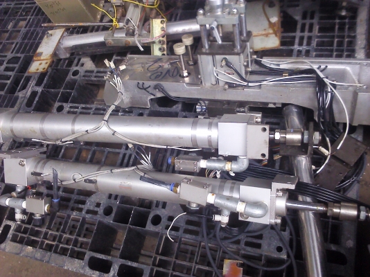 กระบอกนิวเมติกขนาดโต63 มม.ระยะชักยาว55cm. (มีVDO ทดสอบการทำงานให้ดู)พร้อมใช้มีวาวล์ปรับปริมาตนลมให้สองข้างด้วย(มีสองชุด) กระบอกนิวเมติกขนาดโต63 มม.ระยะชักยาว55cm. (มีVDO ทดสอบการทำงานให้ดู)พร้อมใช้มีวาวล์ปรับปริมาตนลมให้สองข้างด้วย(มีสองชุด)