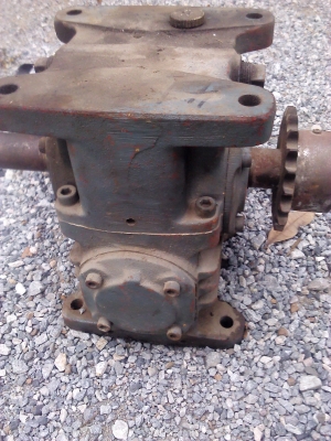 เกียร์ทดแบบสองตัวต่อเชื่อมกัน ทำให้อัตราทดเยอะมาก ประมาณ1ต่อ300 ของUSA.(มีสองตัว) เกียร์ทดแบบสองตัวต่อเชื่อมกัน ทำให้อัตราทดเยอะมาก ประมาณ1ต่อ300 ของUSA.(มีสองตัว)