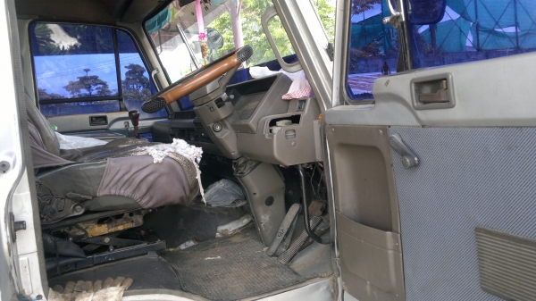 ขายรถหัวลาก 10 ล้อ 2  เพลา พร้อมหางโรเบส 2 เพลา NISSAN CW430 สะภาพสวย หางโรเบส ปี.54 สวย