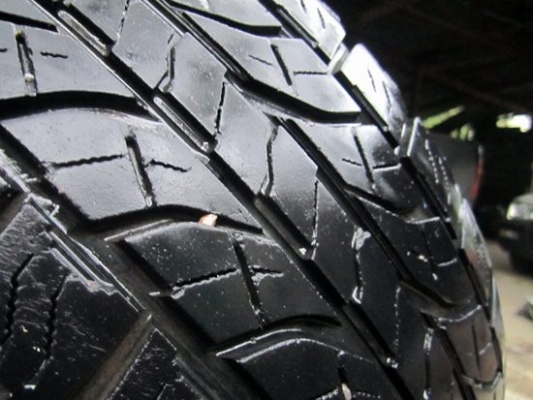 ขายแยกล้อแม็ก vigo มี 3 วงพร้อมยาง