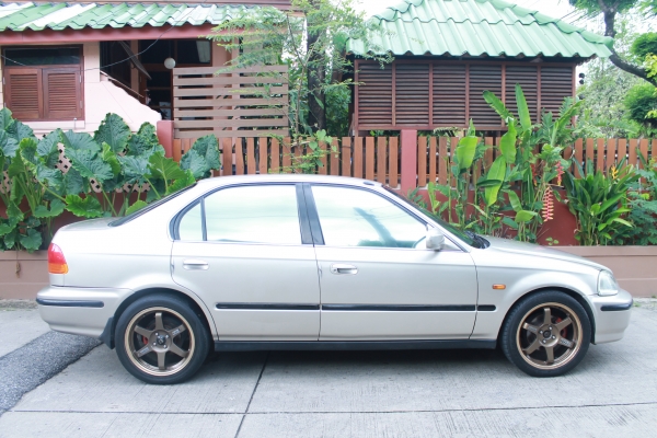 มาแว้วรถดีราคาถูก HONDA CIVIC VTI-L1.6 ปี97 เกียร์ธรรมดา ABS /AIRBAG