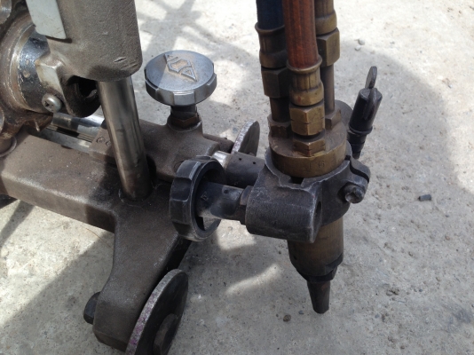 ขายชุดหัวแก็สตัดเหล็ก เป็นสแตเลสทั้งตัว พร้อมล้อวิ่ง ปรับระดับได้ สภาพสวย